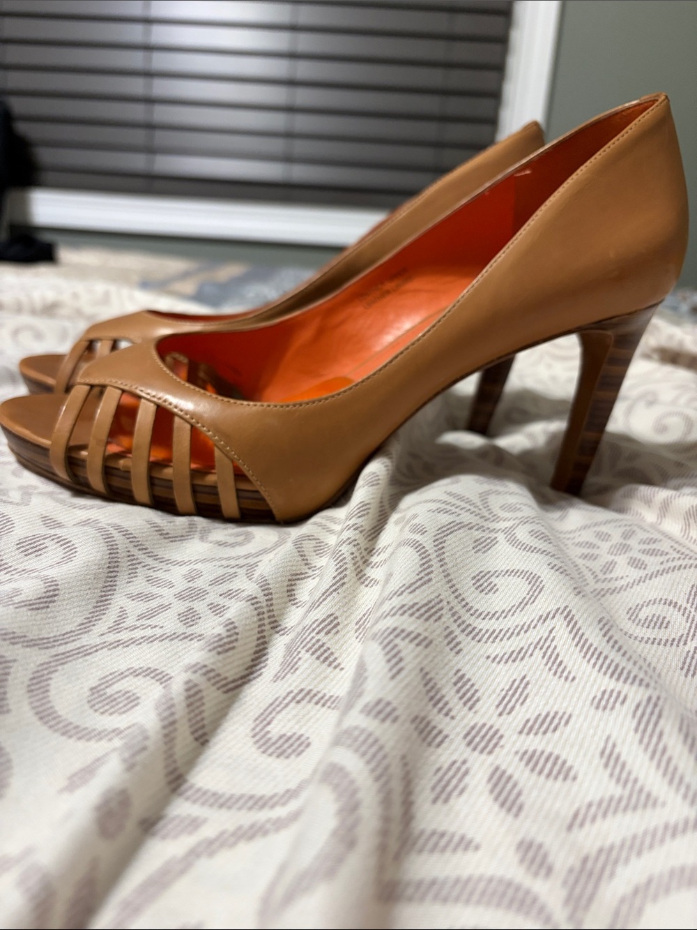 Via Spiga Tan Peep-Toe 3.5” Stiletto Heels Orange Insole Size 8.5 - Picture 5 of 11